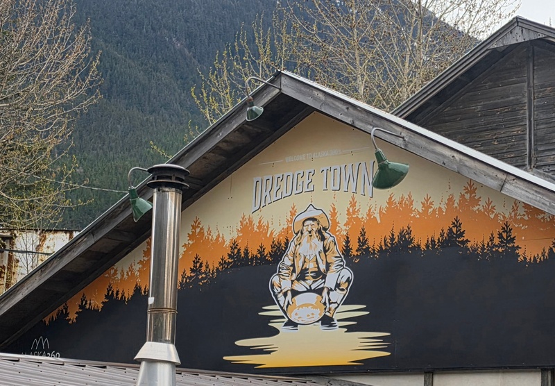 mural in Skagway by artist unknown.