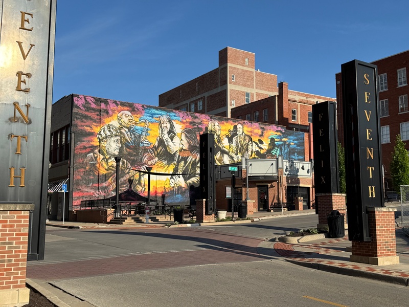 mural in Saint Joseph by artist unknown.