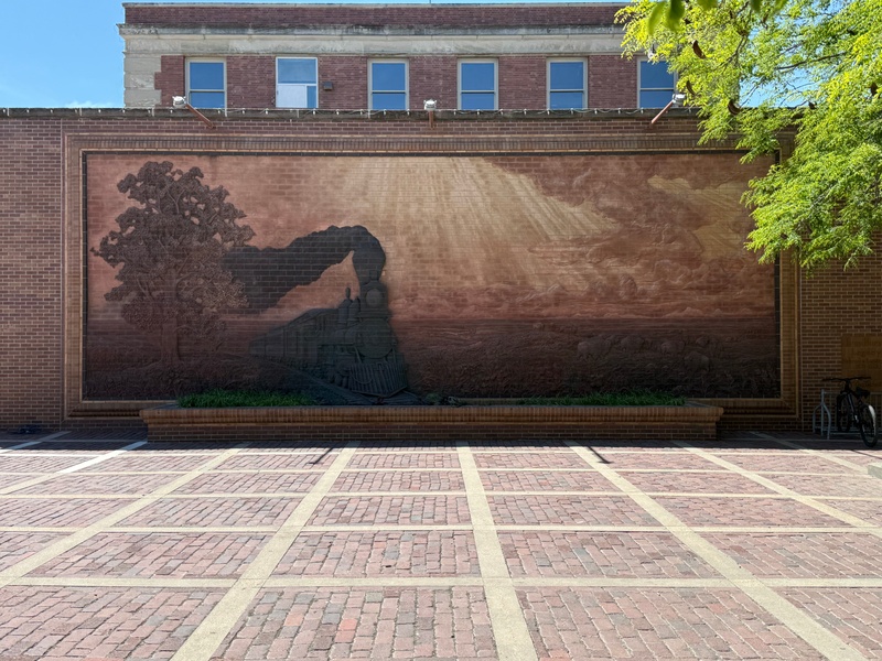 mural in Lincoln by artist unknown.