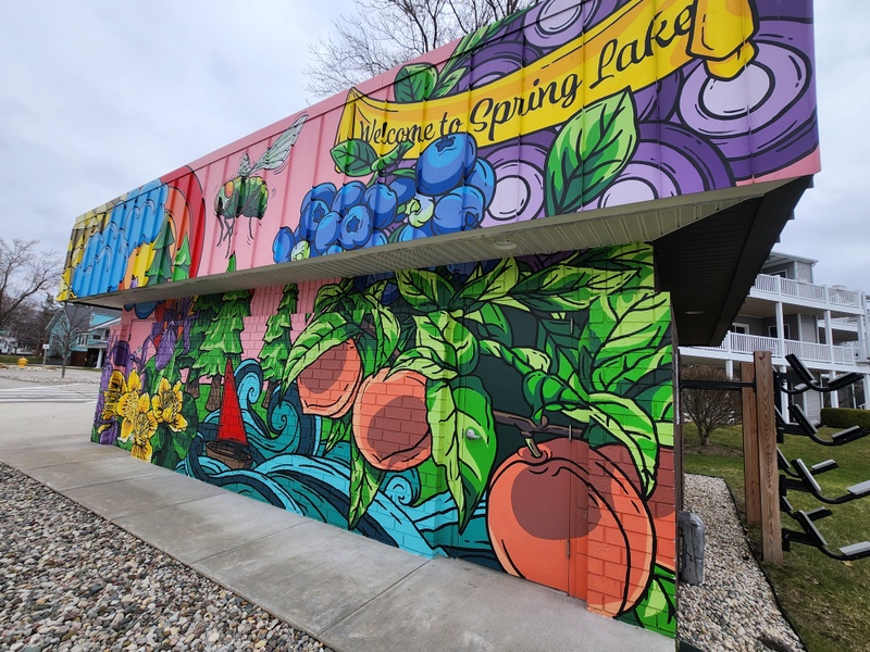 mural in Spring Lake by artist unknown.