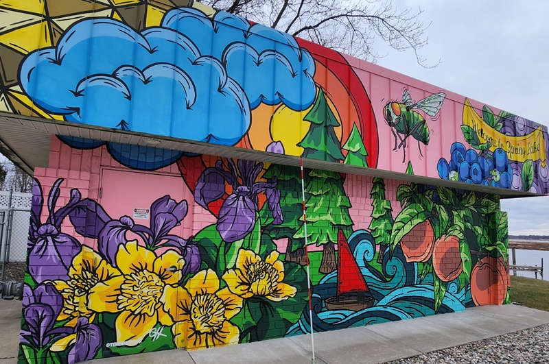 mural in Spring Lake by artist unknown.