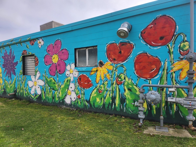 mural in Spring Lake by artist unknown.