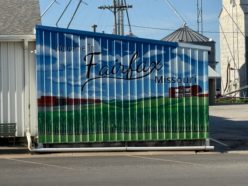mural in Fairfax by artist unknown.