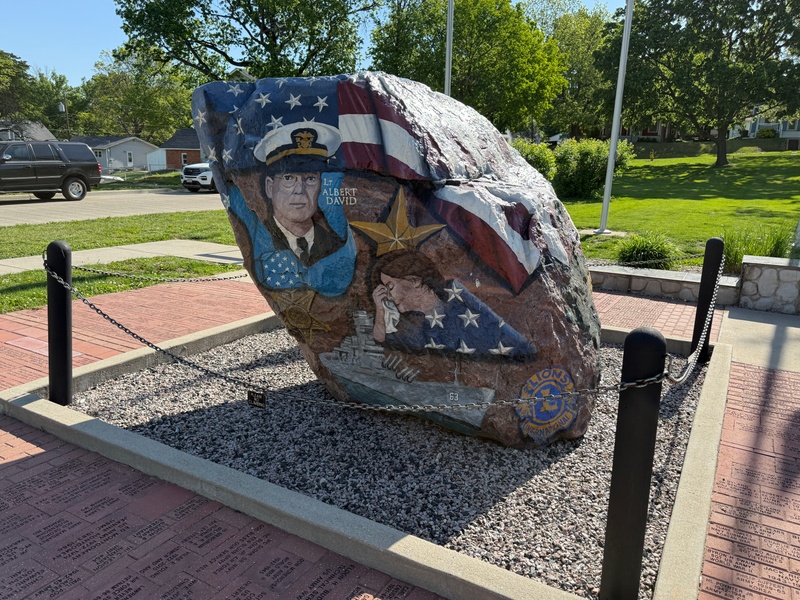 mural in Maryville by artist unknown.