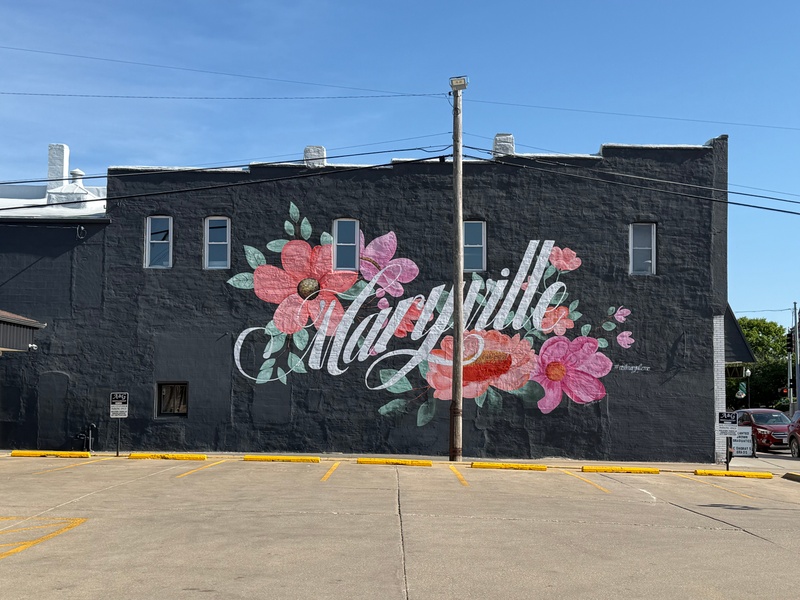 mural in Maryville by artist unknown.