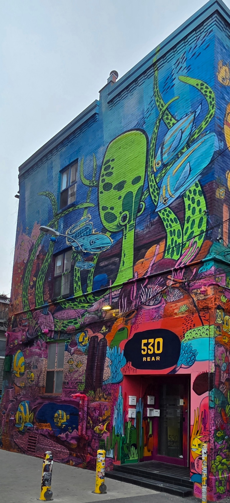 mural in Toronto by artist unknown.