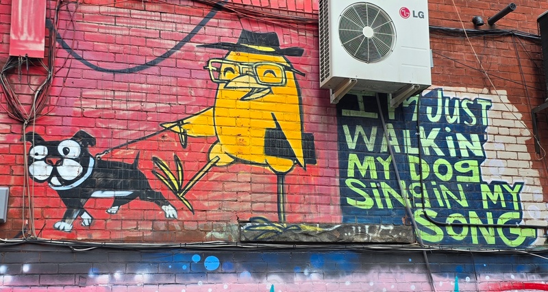 mural in Toronto by artist uber5000.