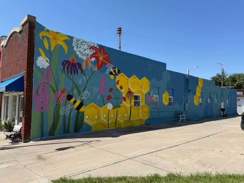mural in Villisca by artist unknown.