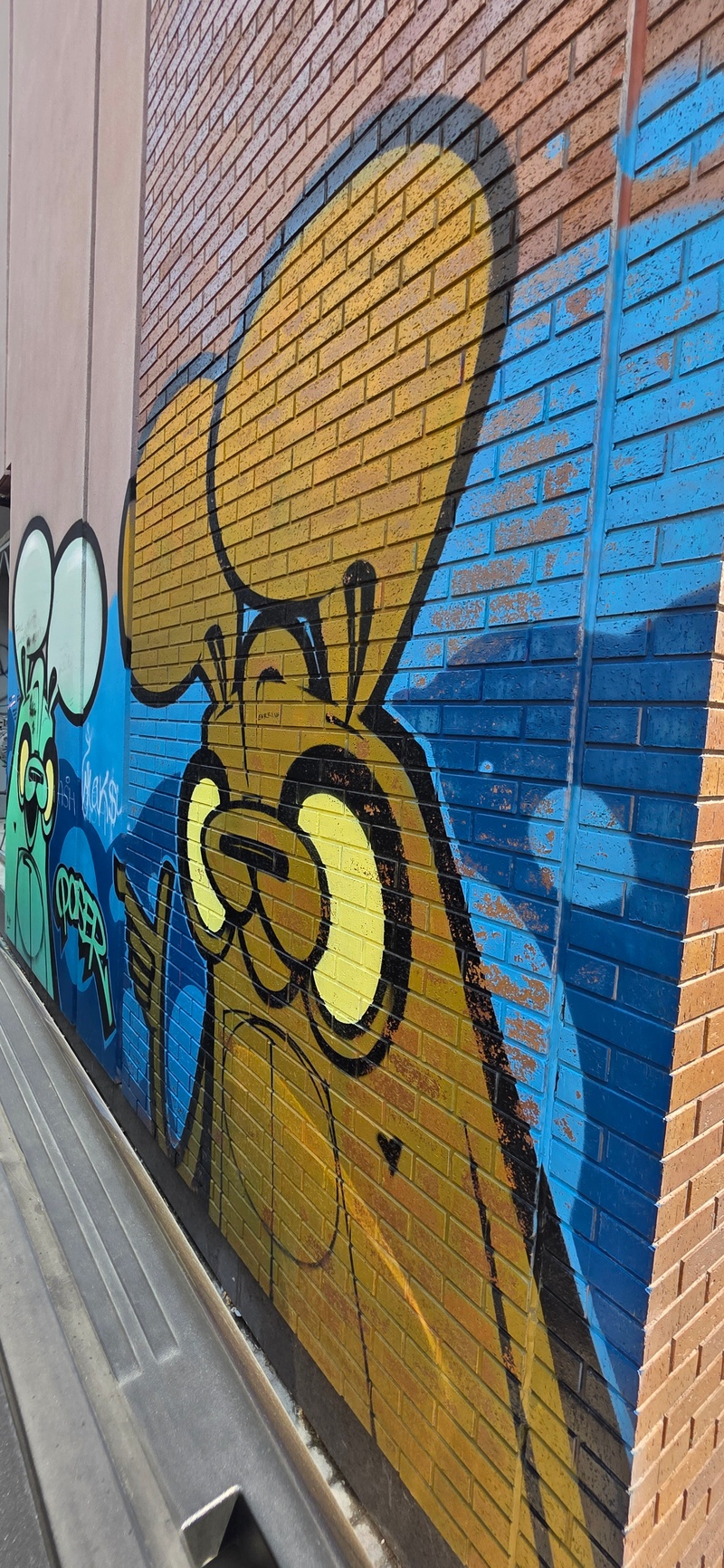 mural in Toronto by artist unknown.