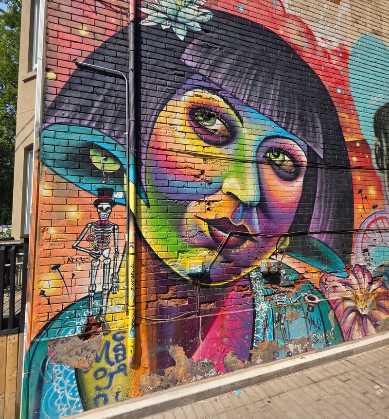 mural in Toronto by artist unknown.