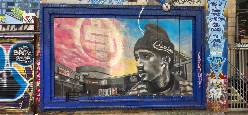 mural in Toronto by artist unknown.