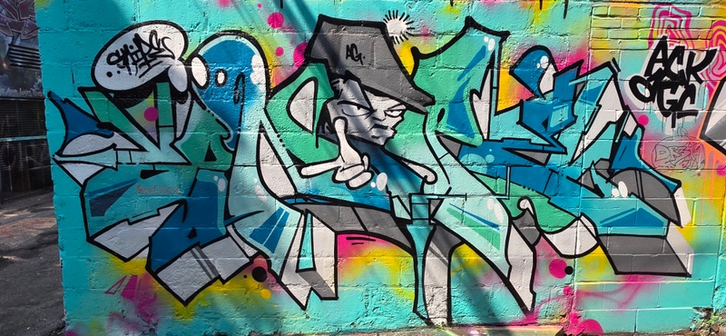 mural in Toronto by artist unknown.