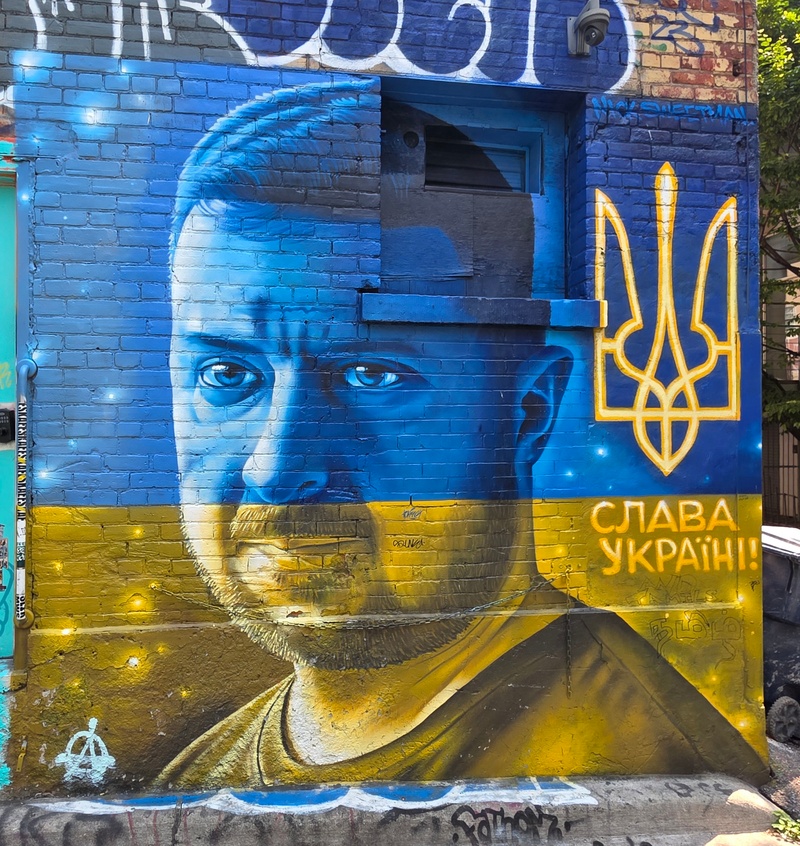 mural in Toronto by artist unknown.