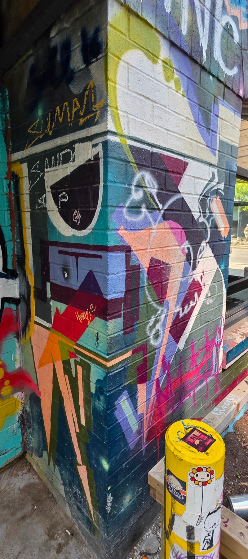mural in Toronto by artist unknown.