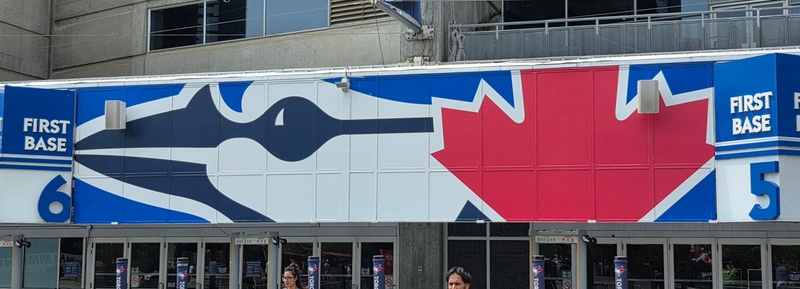 mural in Toronto by artist unknown.
