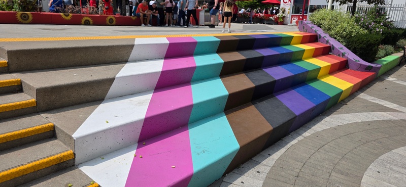 mural in Toronto by artist unknown.