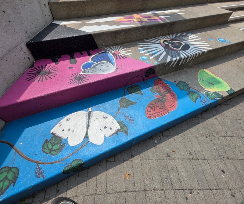 mural in Toronto by artist unknown.