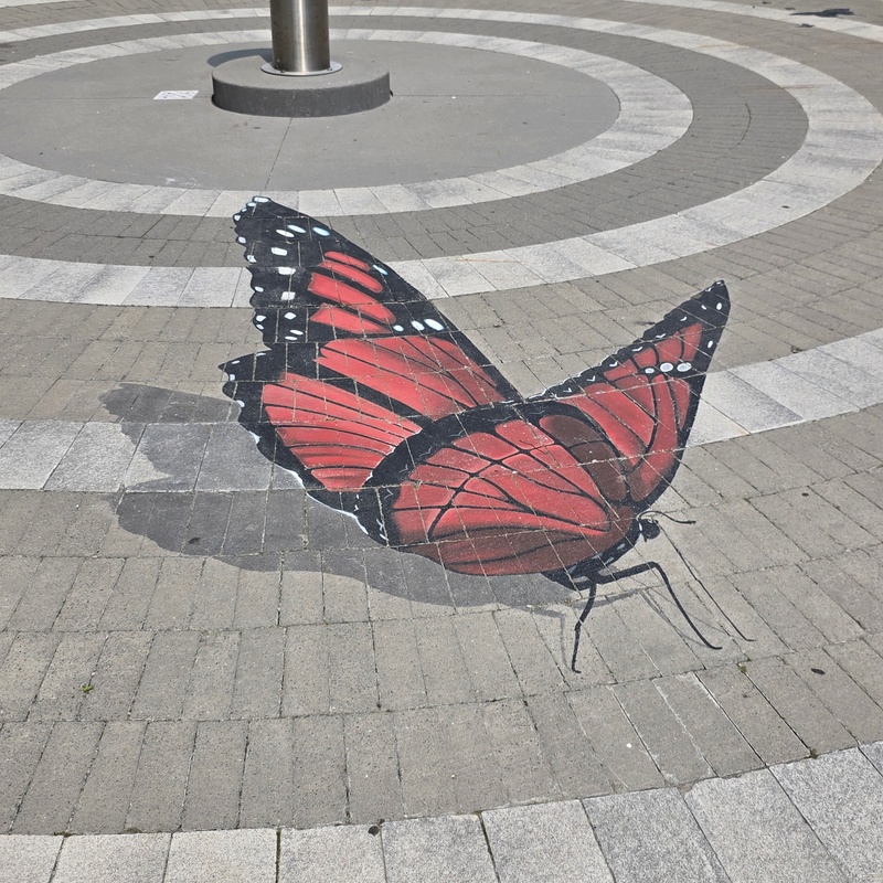mural in Toronto by artist unknown.