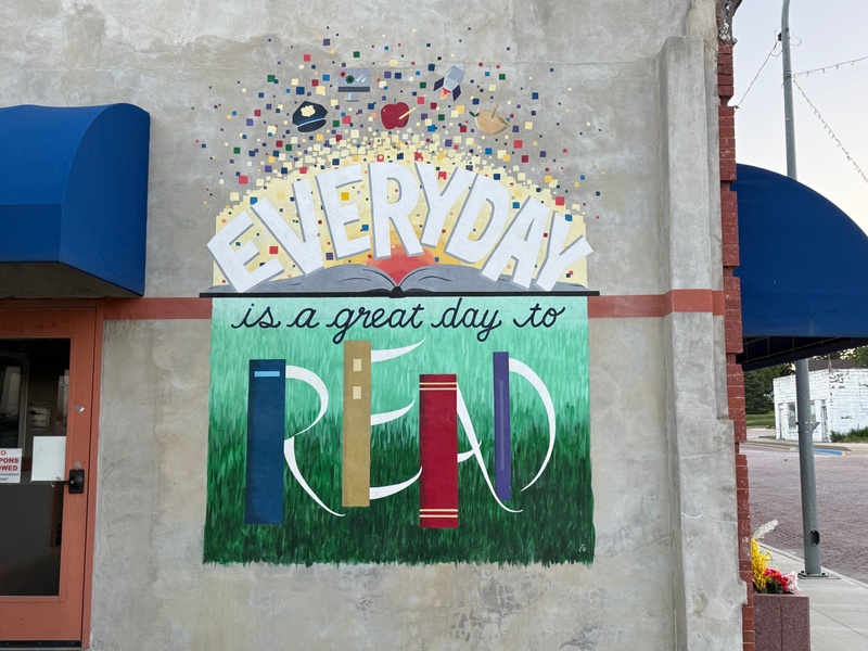 mural in Casey by artist unknown.