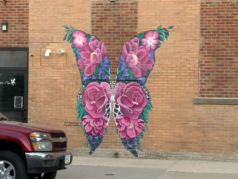mural in Guthrie Center by artist unknown.