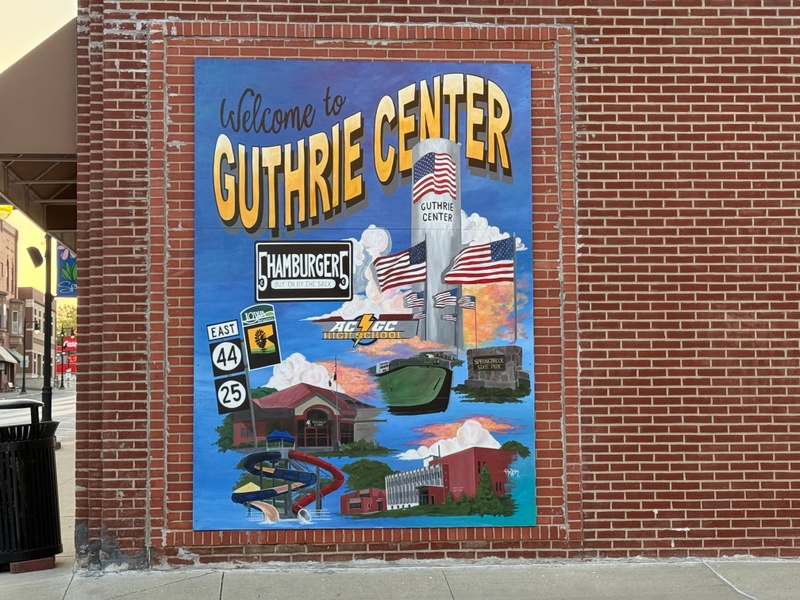 mural in Guthrie Center by artist unknown.