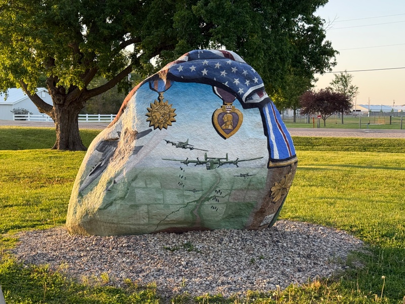 mural in Guthrie Center by artist unknown.