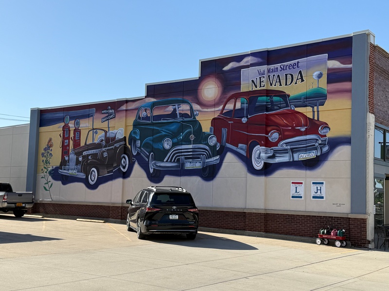 mural in Nevada by artist unknown.