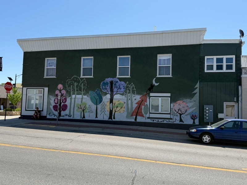 mural in La Porte City by artist unknown.
