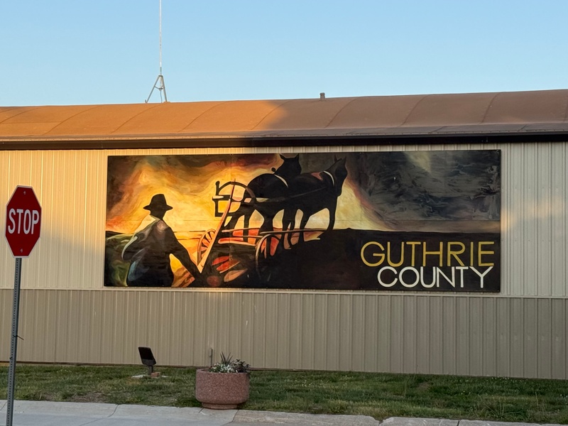mural in Guthrie Center by artist unknown.