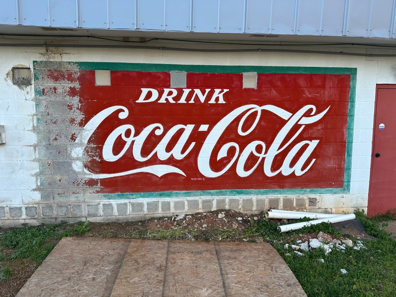 mural in Maysville by artist unknown.