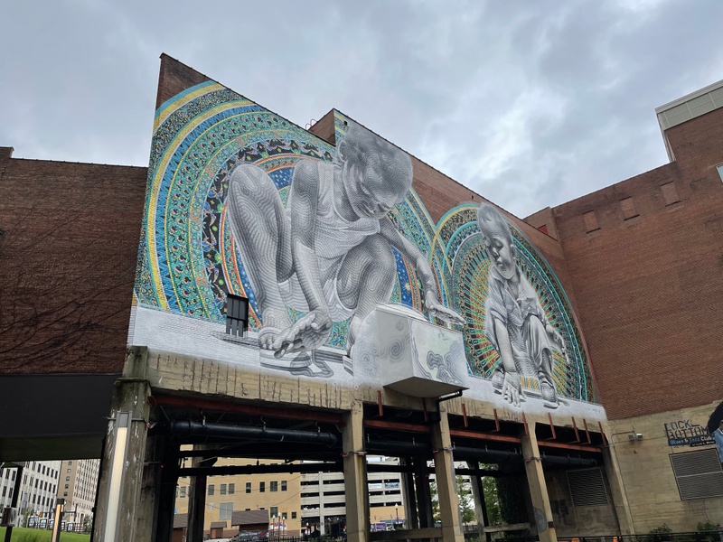 mural in Akron by artist unknown.