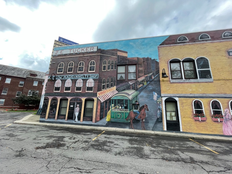 mural in Syracuse by artist unknown.