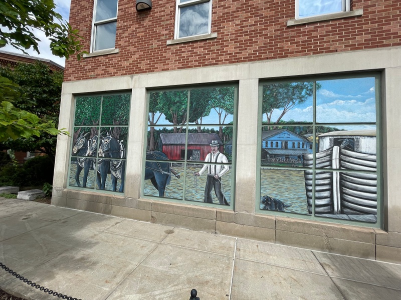 mural in Syracuse by artist unknown.
