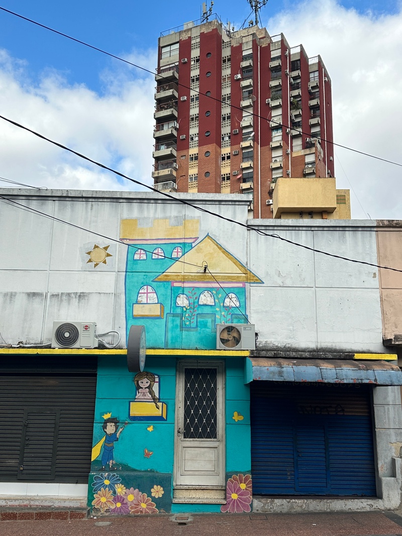 mural in Asunción by artist unknown.