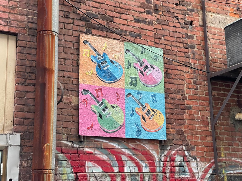 mural in Warren by artist unknown.
