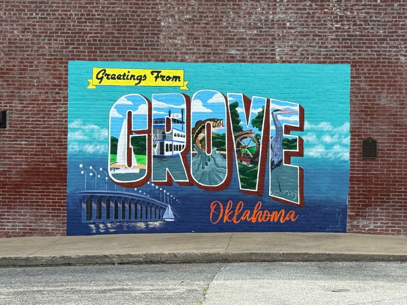 mural in Grove by artist unknown.