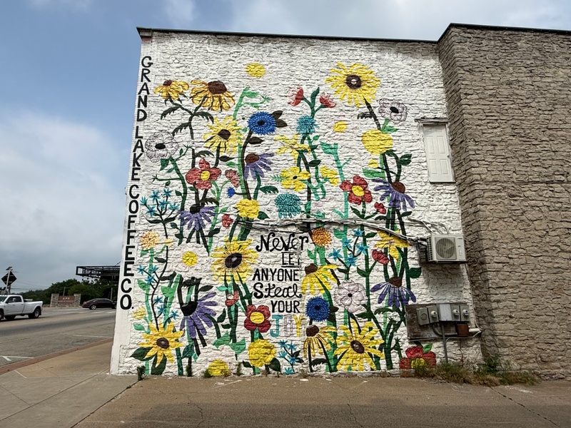 mural in Grove by artist unknown.