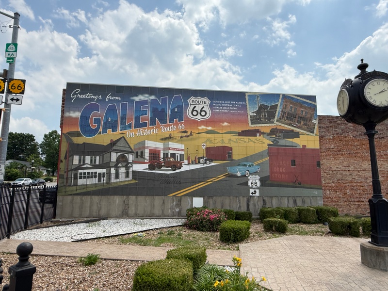 mural in Galena by artist unknown.