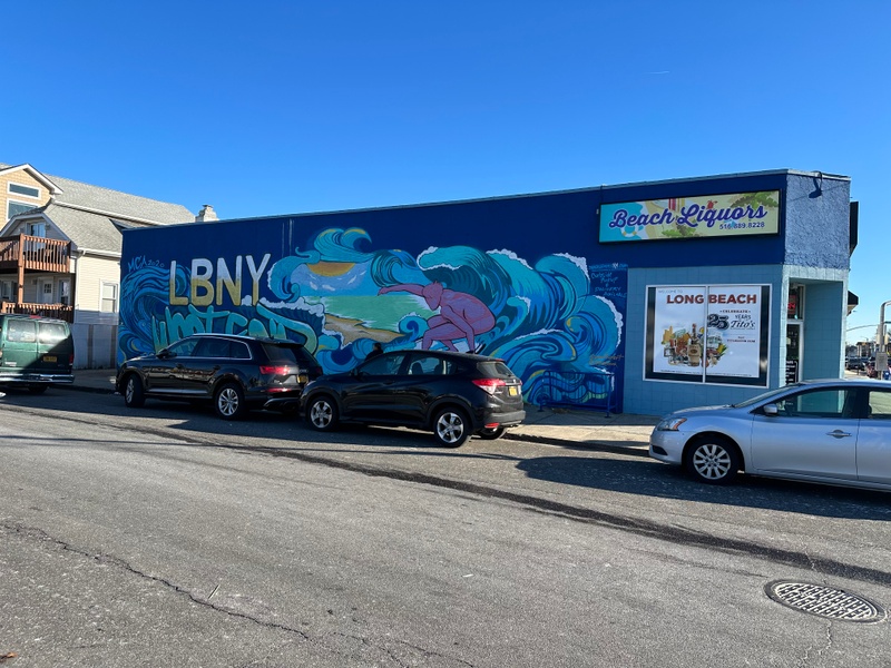 mural in Long Beach by artist unknown.