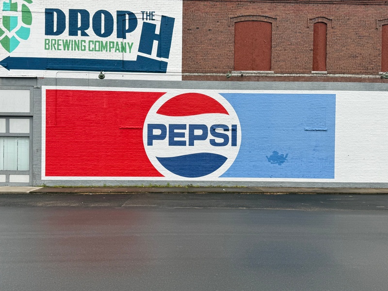 mural in Pittsburg by artist unknown.