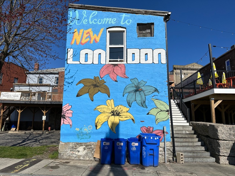 mural in New London by artist unknown.