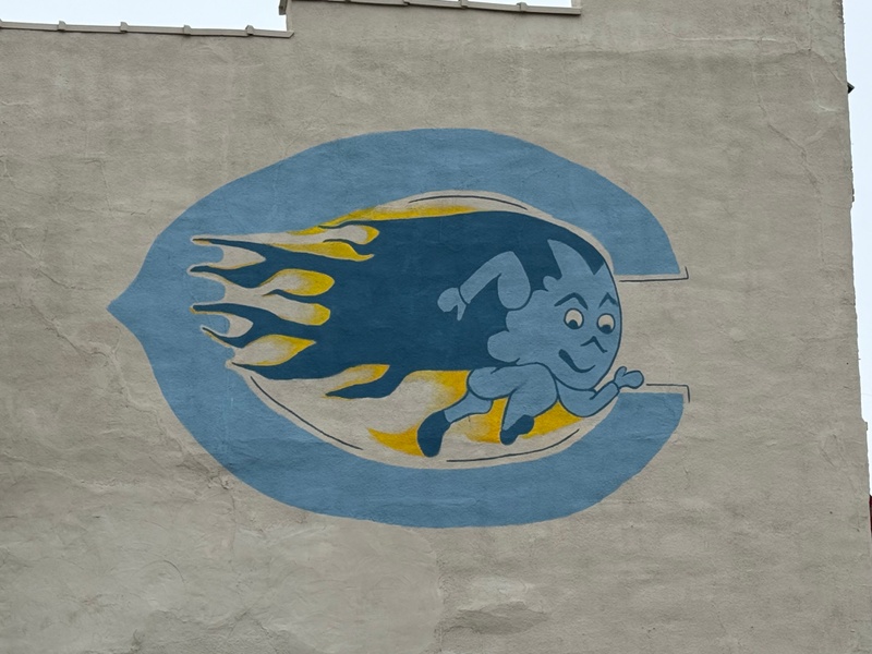 mural in Chanute by artist unknown.