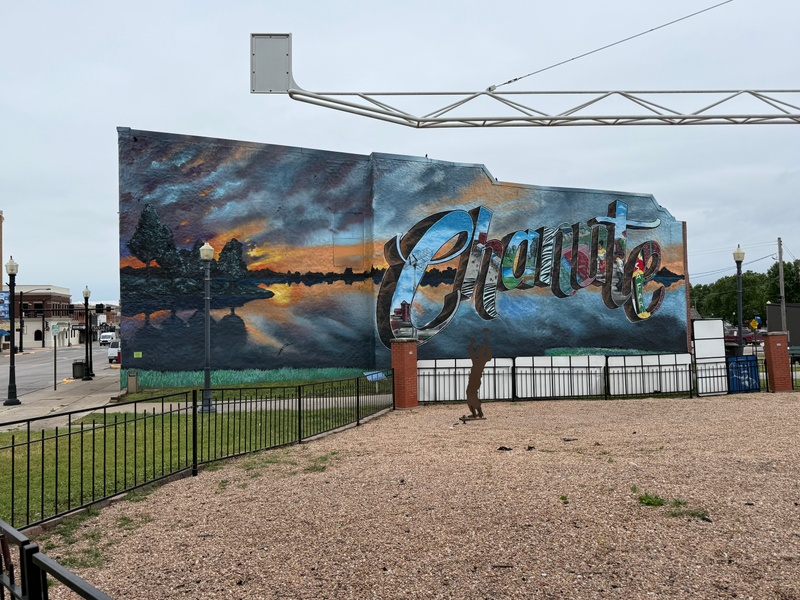 mural in Chanute by artist unknown.