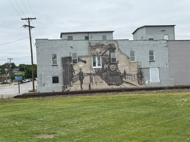 mural in Atchison by artist unknown.