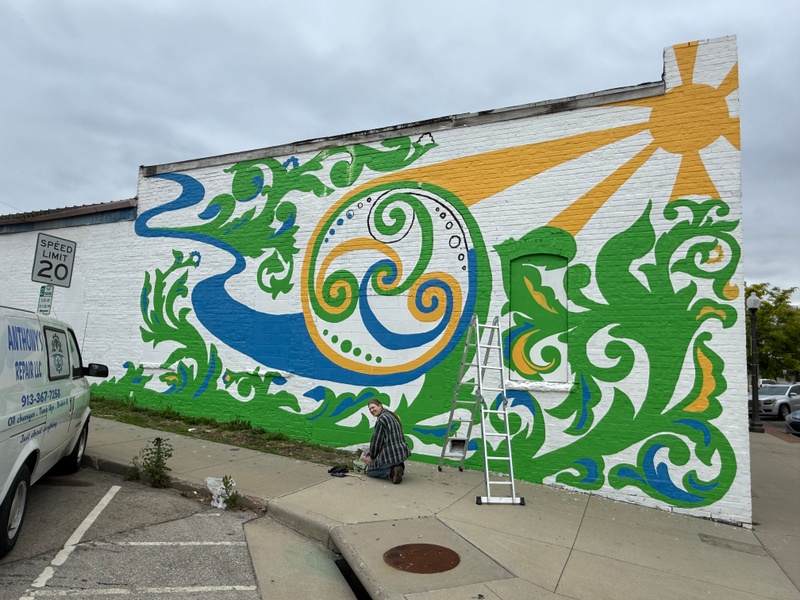 mural in Atchison by artist unknown.