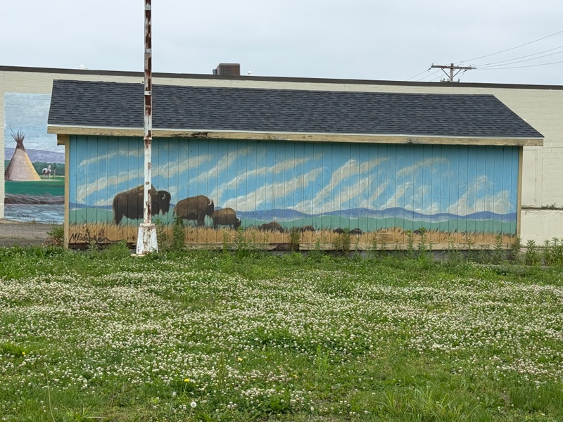 mural in Leavenworth by artist unknown.