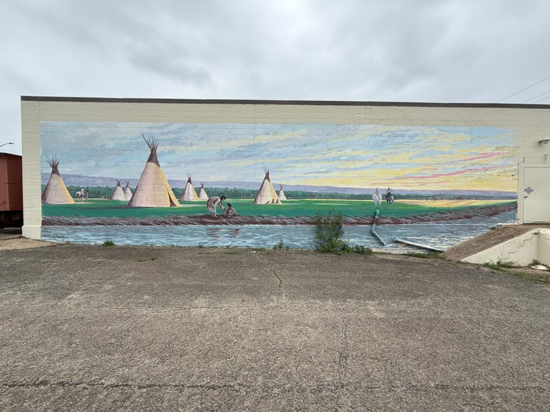 mural in Leavenworth by artist unknown.