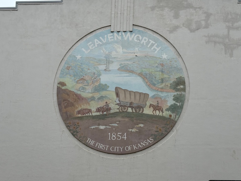 mural in Leavenworth by artist unknown.