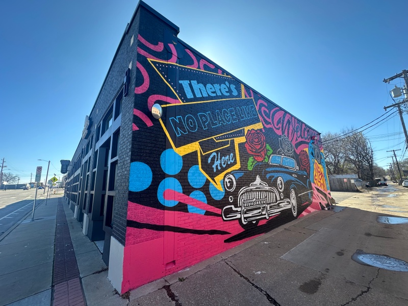 mural in Tulsa by artist unknown.