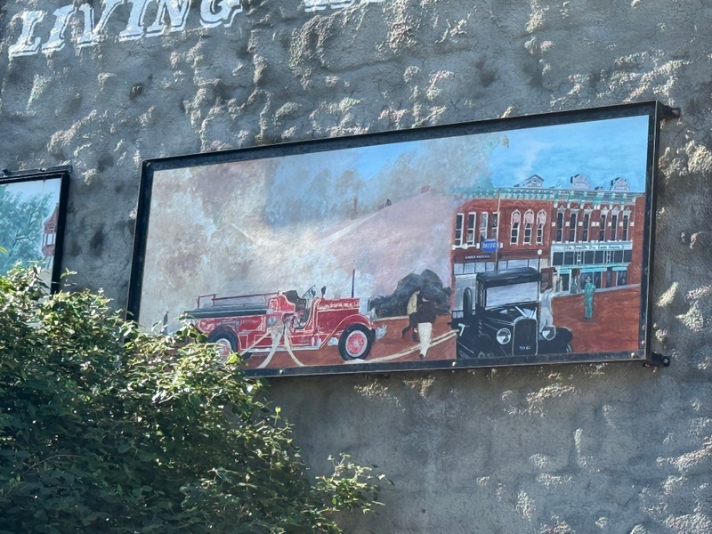 mural in Ottawa by artist unknown.